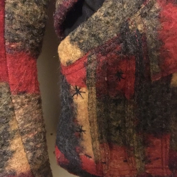 Funky Wool Felt  Embroidered coat - Picture 3 of 6